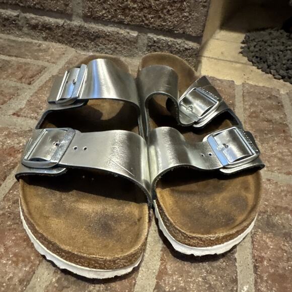Birkenstock Arizona Silver Leather Soft Footbed Size 10-10.5 - Picture 1 of 16